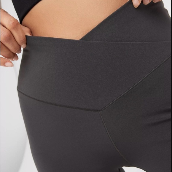 Offline aerie real me crossover flare leggings high rise charcoal gray S NEW - Picture 3 of 15